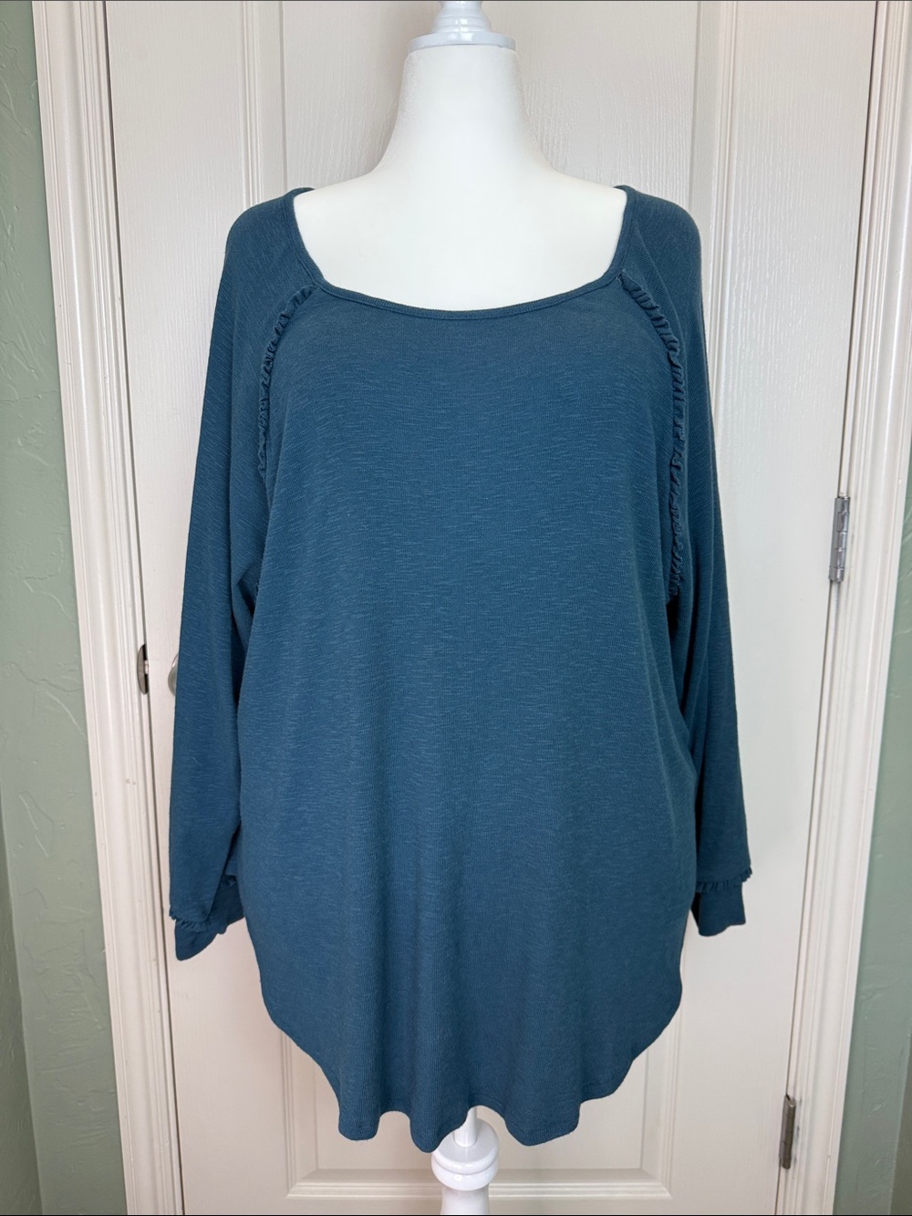 LC Lauren Conrad Dark Teal Oversized Long Sleeve Ruffled Raglan Shirt Sz 1X